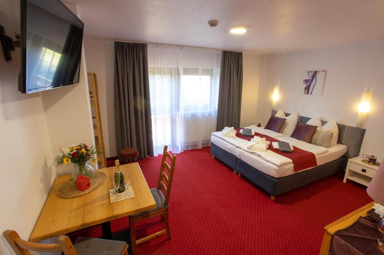 Wellness & Restaurant U Fandy Hotel Lhotka  ภายนอก รูปภาพ