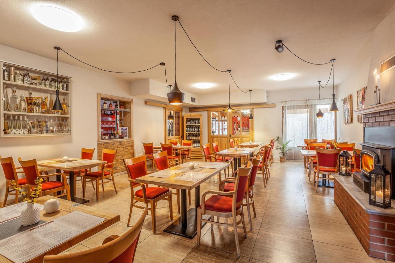 Wellness & Restaurant U Fandy Hotel Lhotka  ภายนอก รูปภาพ
